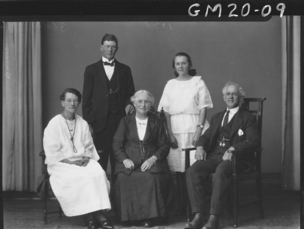 portrait of family group of three generations, two men and  three women F/L, Greep