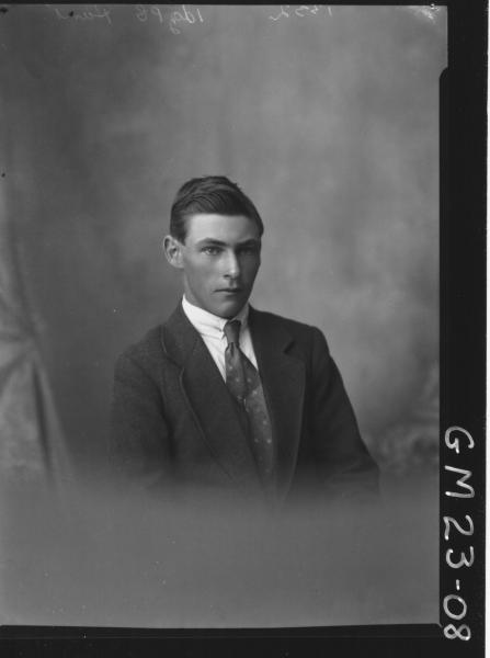 portrait of young man H/S, Hunt