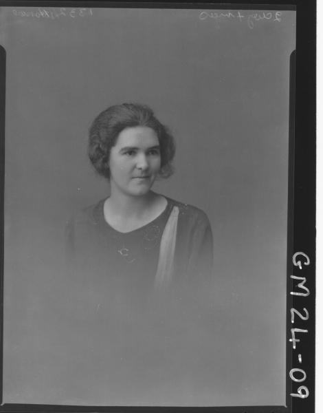 portrait of young woman H/S, Horne/Nurse