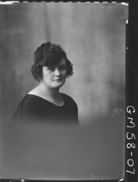 Portrait of woman H/S, McInnes