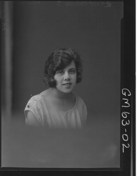 Portrait of woman H/S, MacKay