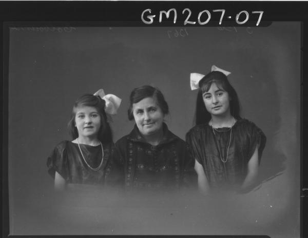 Portrait of woman and two girls 'Colbourne'