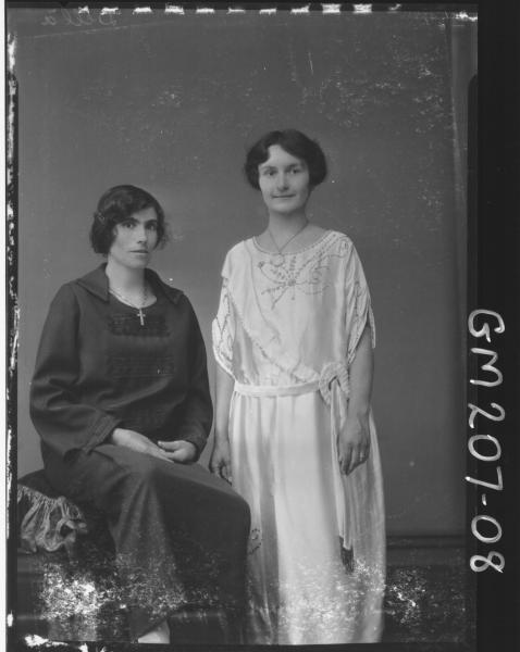 Portrait of two women 'Della'
