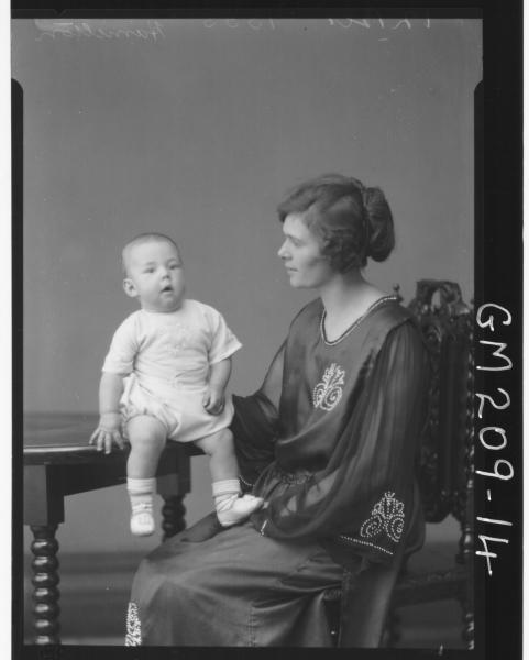 Portrait of woman and baby 'Hamilton'