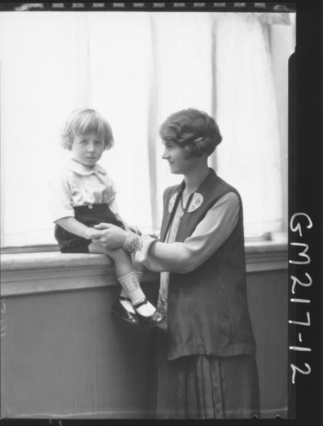 Portrait of woman and child 'Hardeman'