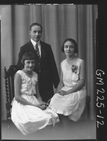 Portrait of man and two women 'Gasmier'