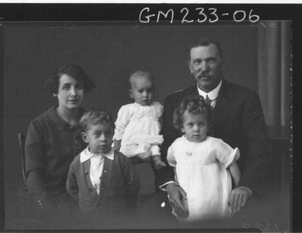 Portrait of family 'Shaw'