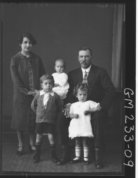 Portrait of family 'Shaw'