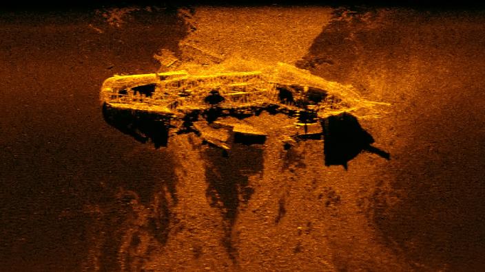 Sonar image of large iron wreck