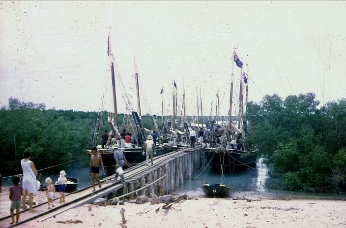 Lugger picnic.