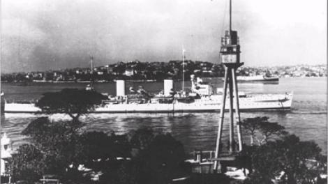 HMAS Sydney (II) starboard side view