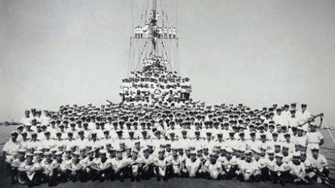 HMAS Sydney (II) crew - Portrait of the crew in full uniform after a successful mission in the Mediterranean