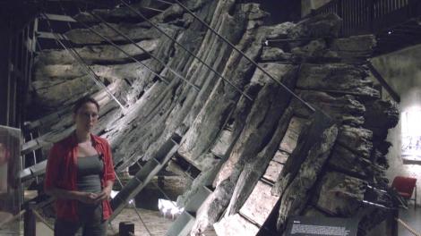 Dr Wendy Van Duivenvoorde standing in front of the Batavia wreck