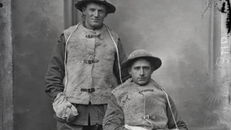 Two World War I soldiers posing for a photograph