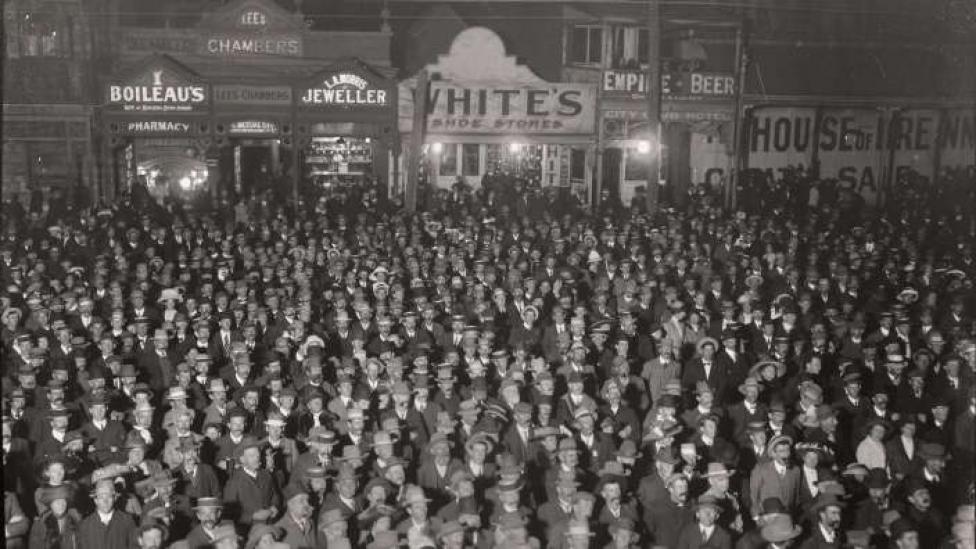 A large crowd gathered in the streets of Kalgoorlie