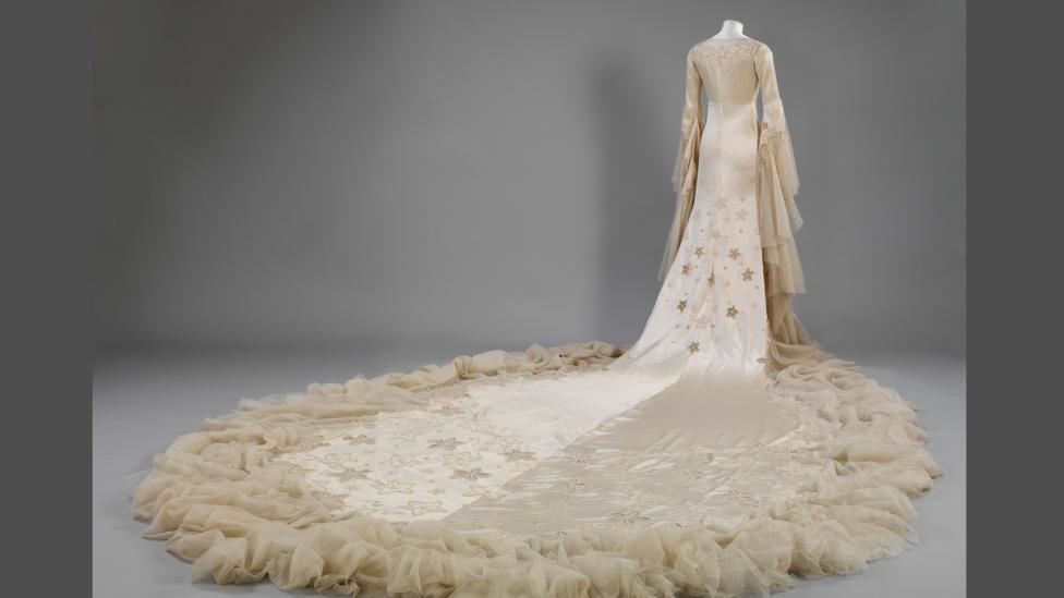 More than ordinary beautiful': the glamour and magic of wedding dress -  Perth | Western Australian Museum