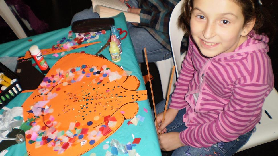 image of kite making