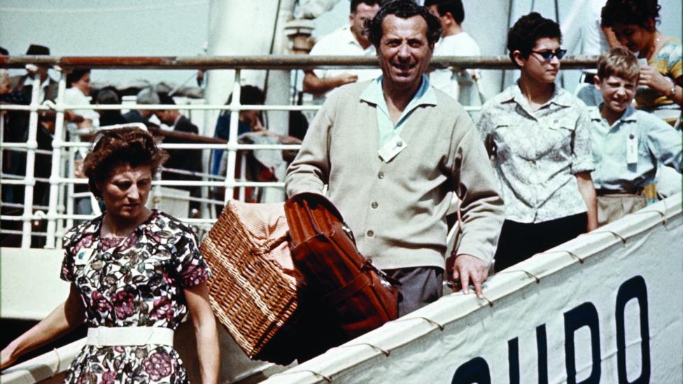 Italian migrants arriving at Sydney, 1951. 