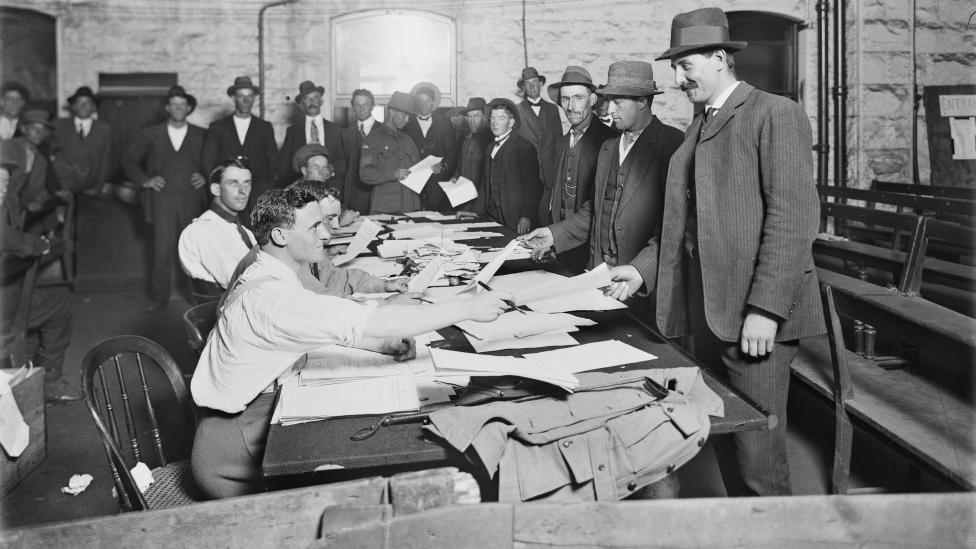 Australian men queuing to enlist, Melbourne Town Hall